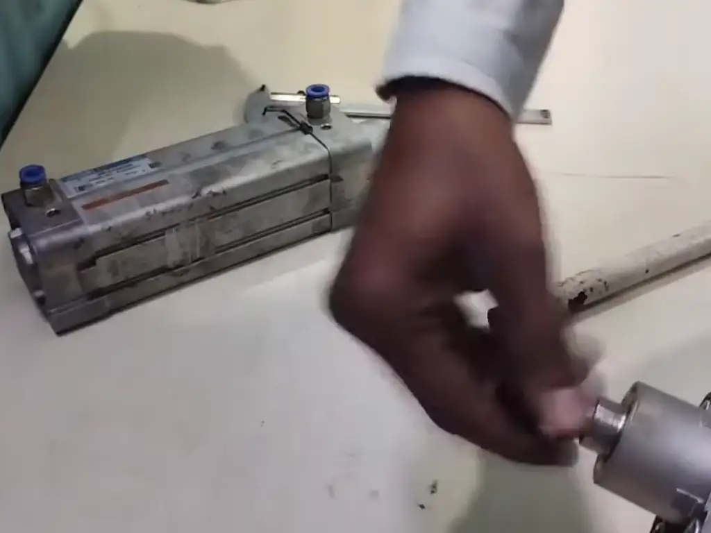 pneumatic-cylinder-repair3